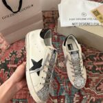 گلدن گوس/golden goose