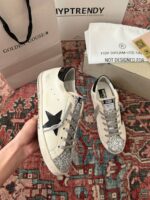 گلدن گوس/golden goose