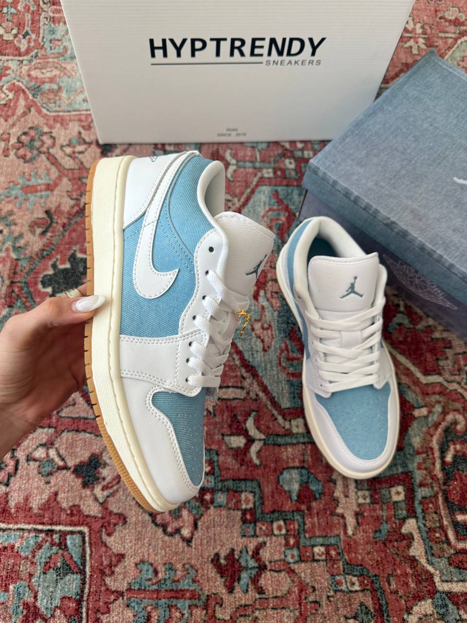 جردن وان لو جین آبی سفید/Jordan 1 Low Denim worn blue