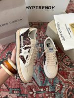 گلدن گوس/golden goose