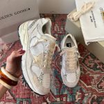 گلدن گوس/golden goose