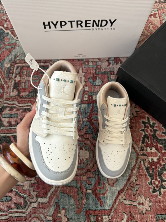 Jordan 1 low sail pearl / جردن وان لو کرم طوسی - تصویر 2