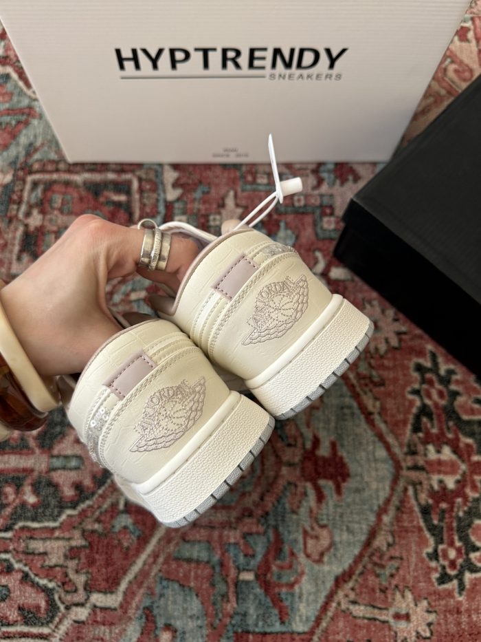 Jordan 1 low sail pearl / جردن وان لو کرم طوسی - تصویر 6