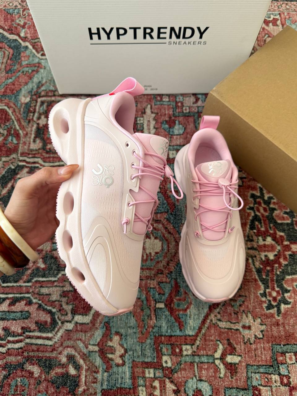 IMG_2326 On cloudsolo baby pink / آن رانینگ کلود سولو صورتی - تصویر 1