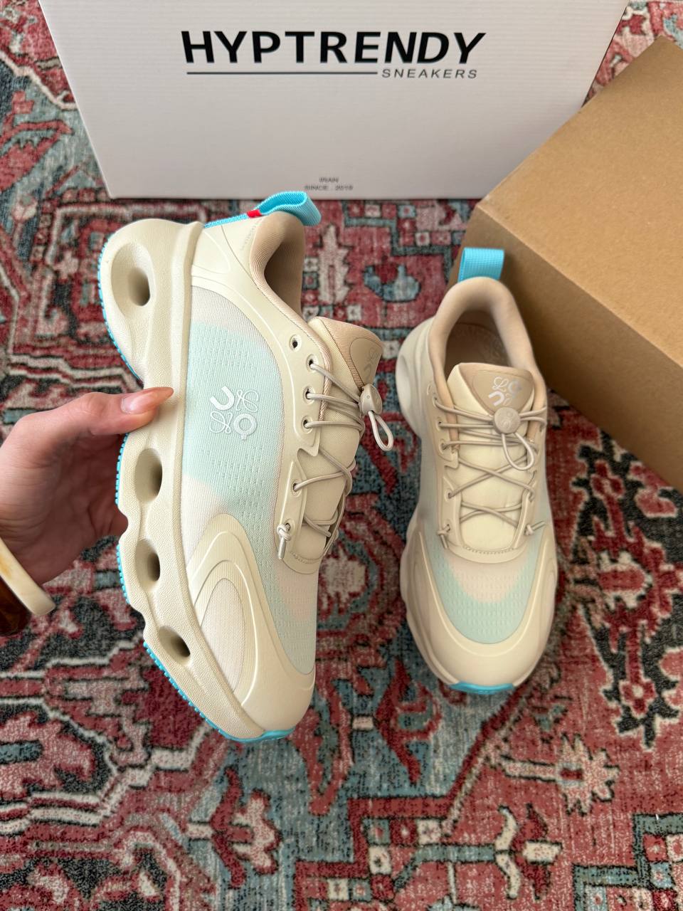 IMG_2331 On cloudsolo cream blue / آن رانینگ کلود سولو کرم آبی - تصویر 1