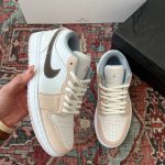 Jordan 1 low coral pink / جردن وان لو دخترانه گلبهی سفید