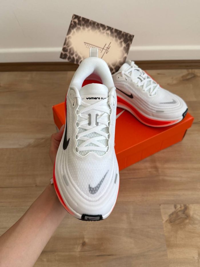 Nike vomero plus  نایکی ومرو پلاس - Image 2