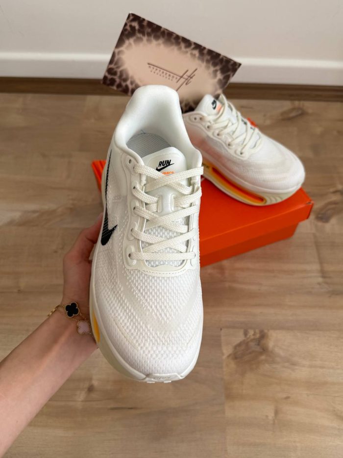 Nike vomero plus  نایکی ومرو پلاس  4 - Image 2