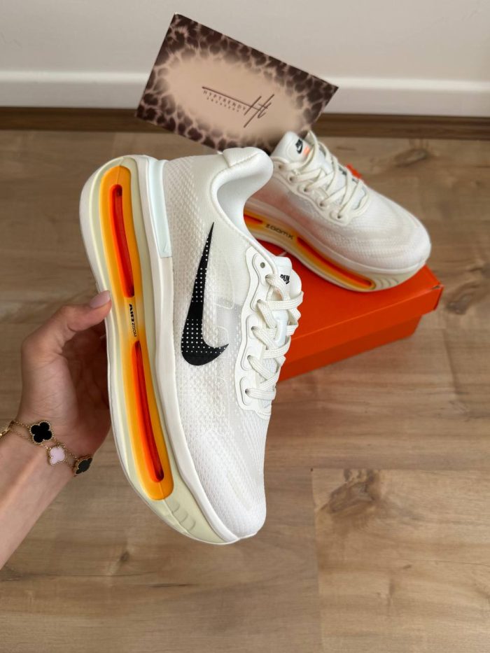 Nike vomero plus  نایکی ومرو پلاس  4 - Image 3
