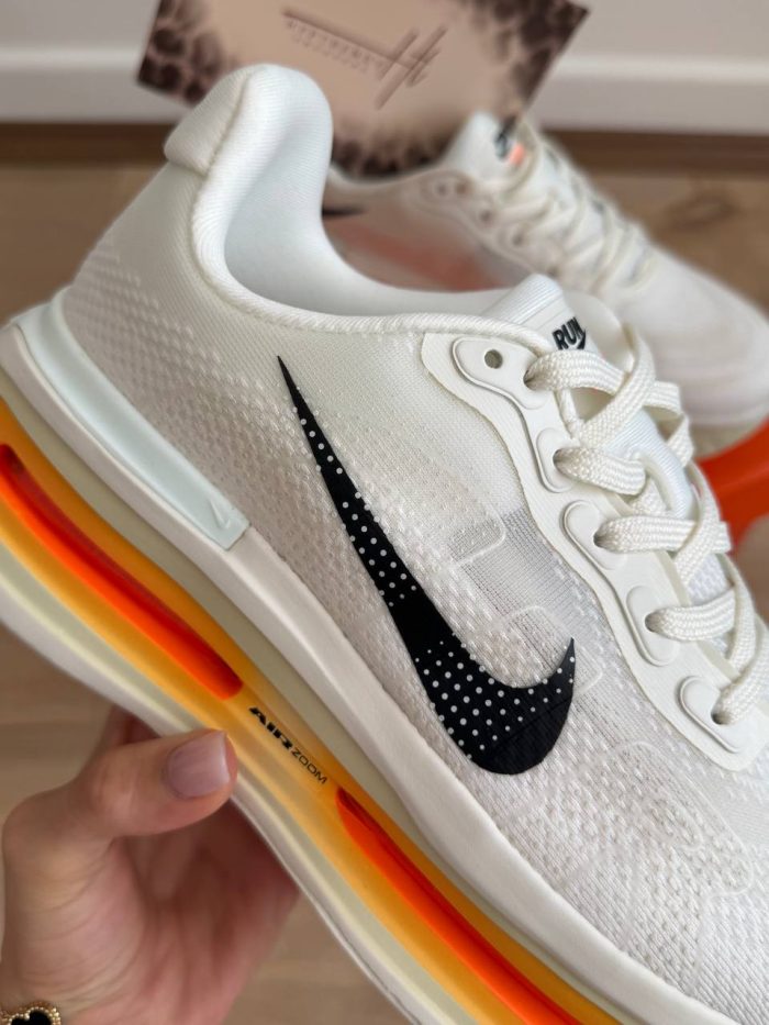 Nike vomero plus  نایکی ومرو پلاس  4 - Image 5