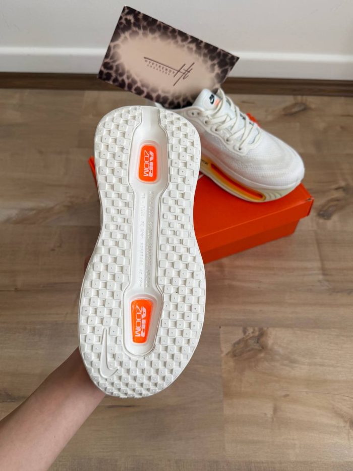 Nike vomero plus  نایکی ومرو پلاس  4 - Image 6