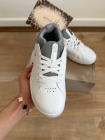 On The Roger Advantage   آن راجر ادونتیج 2 - Image 2