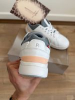 On The Roger Advantage   آن راجر ادونتیج 2 - Image 4