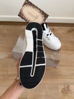 On The Roger Advantage   آن راجر ادونتیج 5 - Image 5